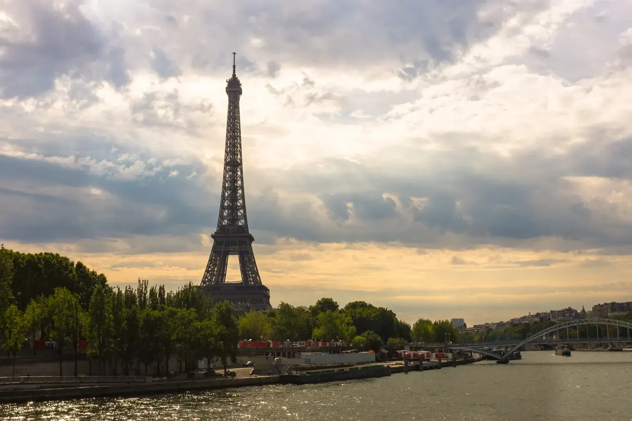 The Eiffel Tower above the River Seine in daylight