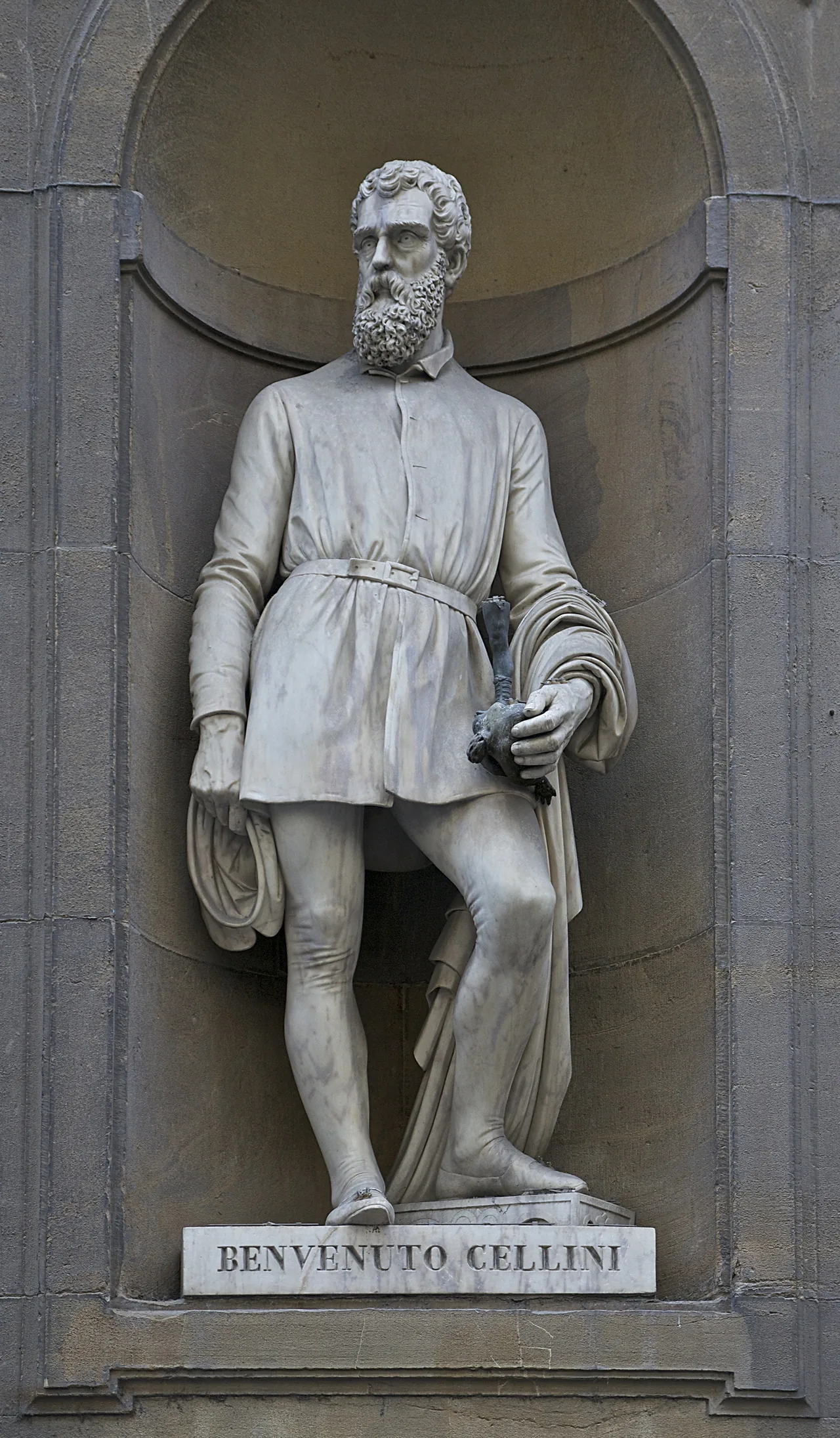 The statue of Benvenuto Cellini in a niche at the Piazzale degli Uffizi, Florence